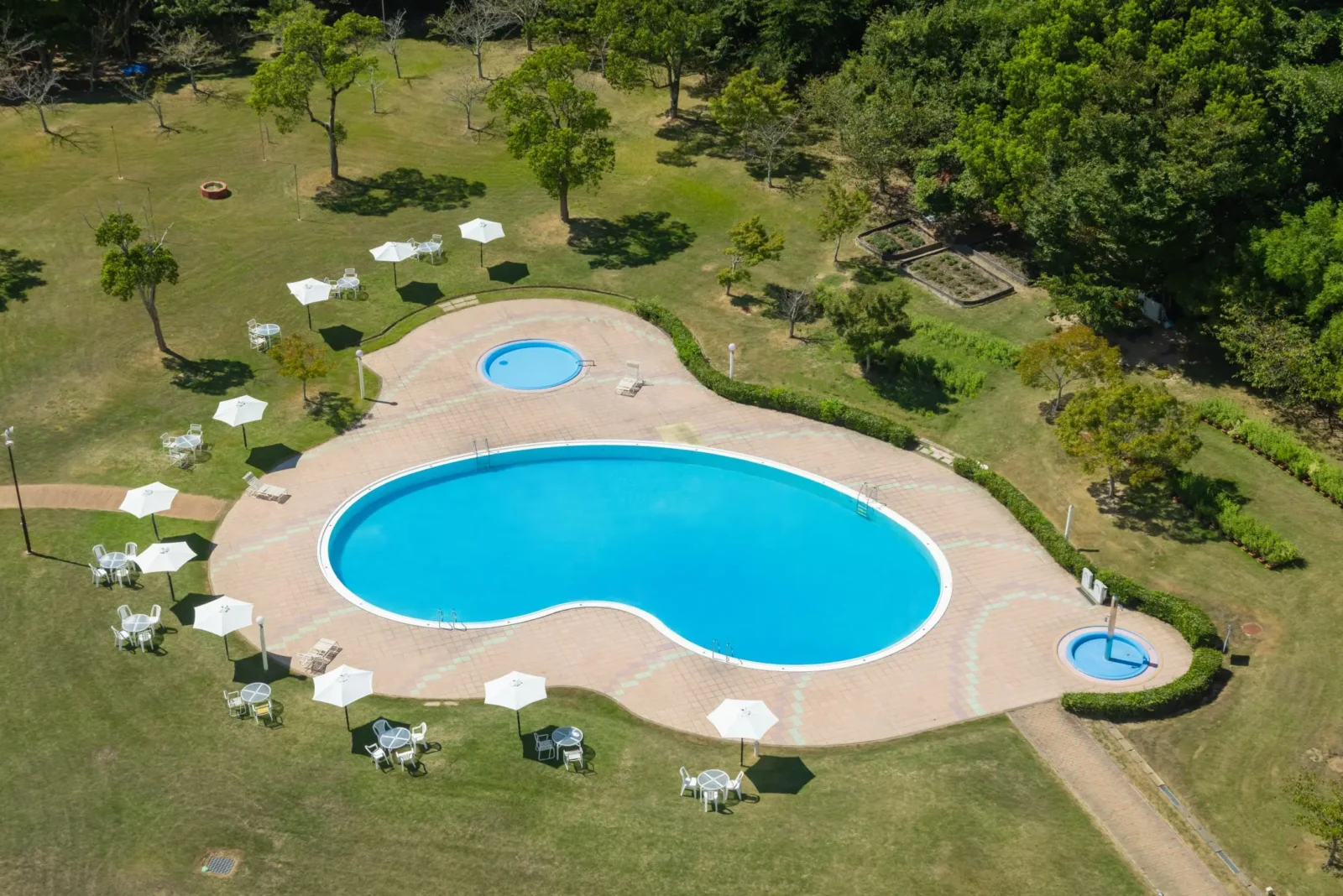 ガーデンプール｜メルキュール福岡宗像リゾート＆スパ